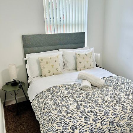 Failsworth Luxury Apartment With Free Parking By Daley Stays Manchester Buitenkant foto
