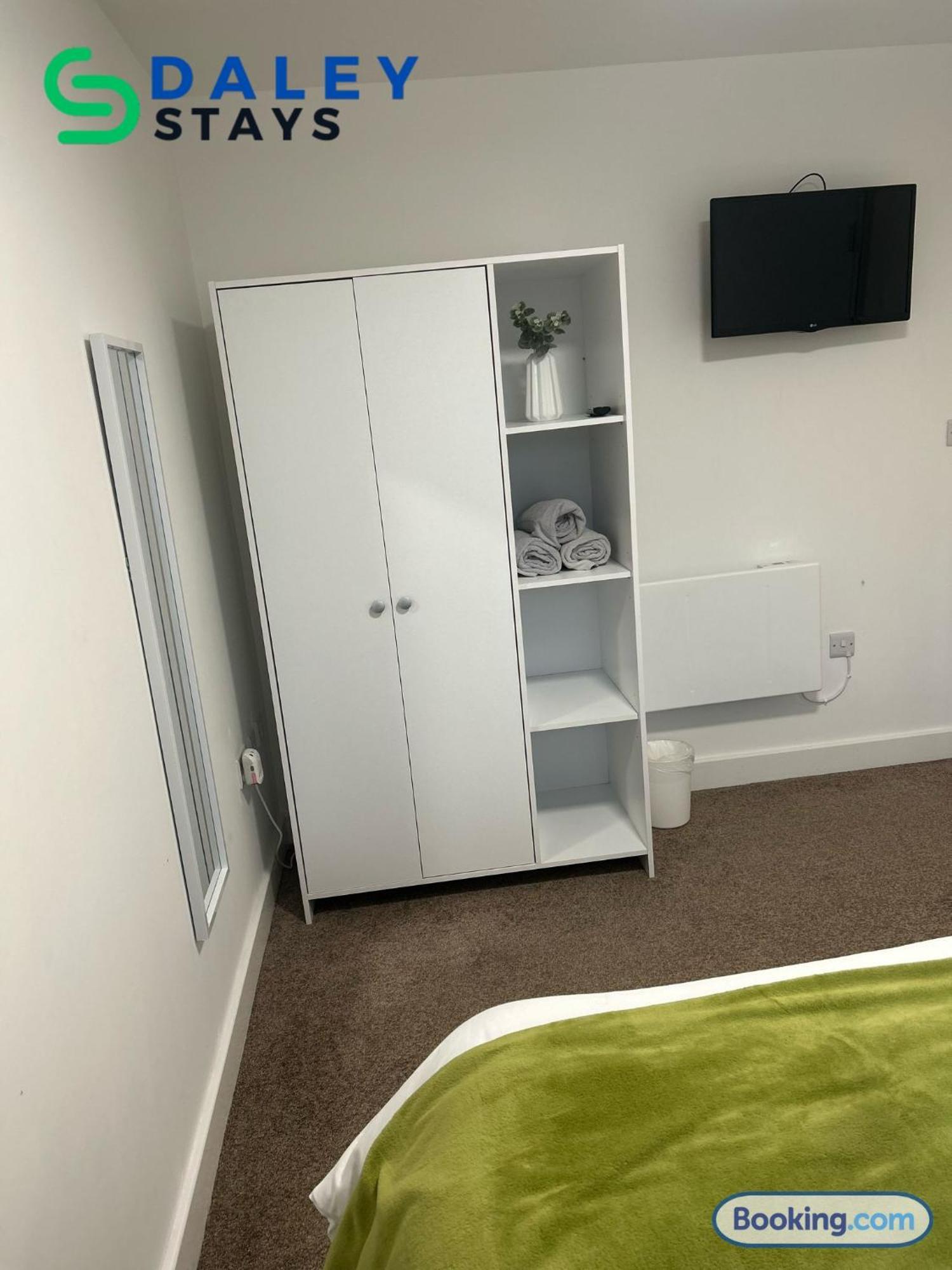 Failsworth Luxury Apartment With Free Parking By Daley Stays Manchester Buitenkant foto